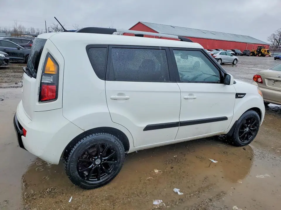 2011 KIA SOUL +  