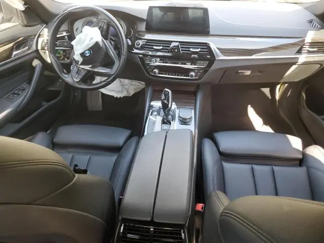 2019 BMW 530E 