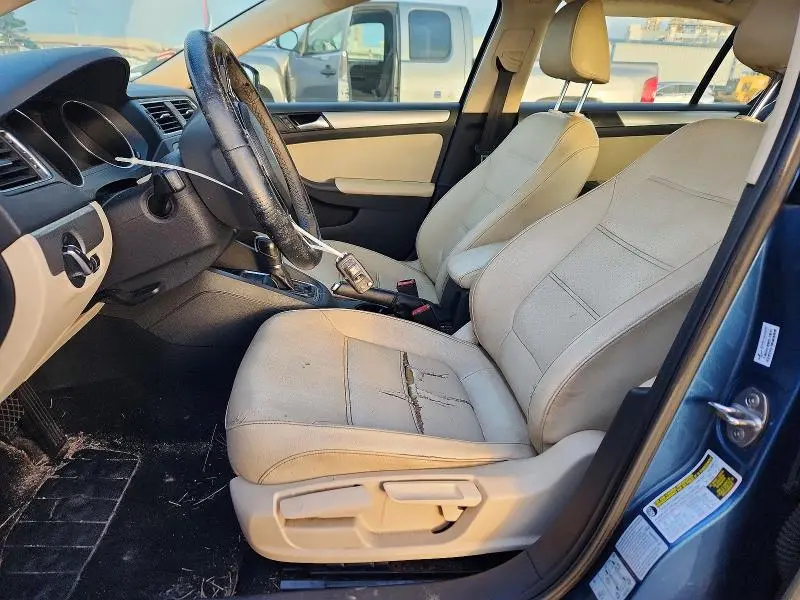 2017 VOLKSWAGEN JETTA SE  