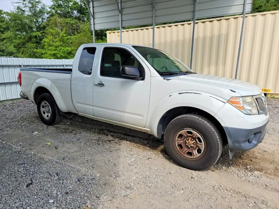 2014 NISSAN FRONTIER S  