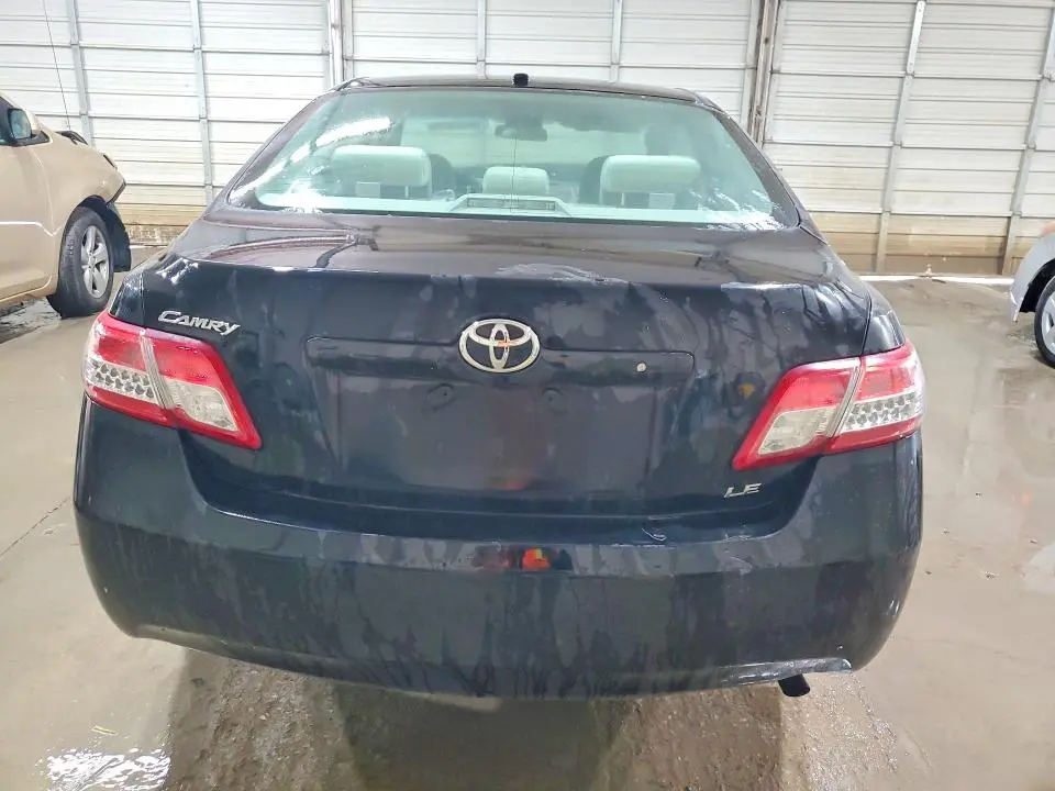 2011 TOYOTA CAMRY LE  