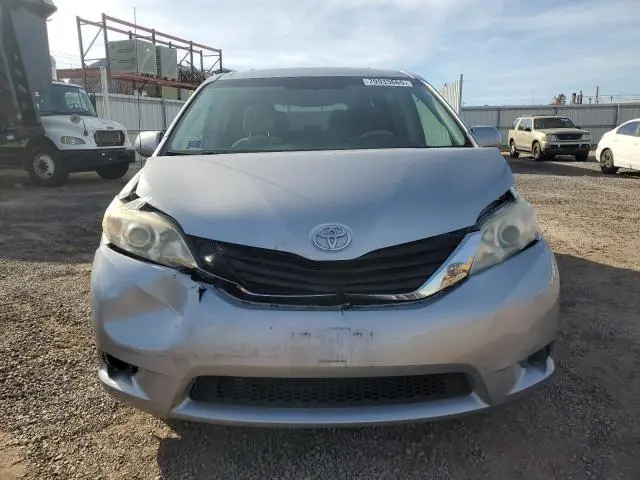 2014 TOYOTA SIENNA LE  