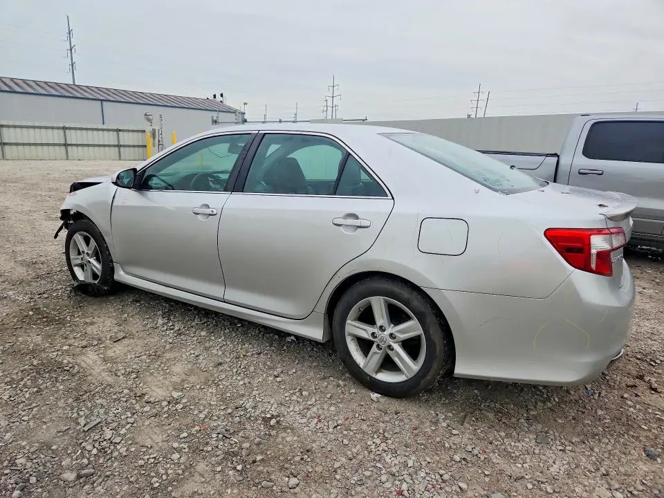 2013 TOYOTA CAMRY SE  
