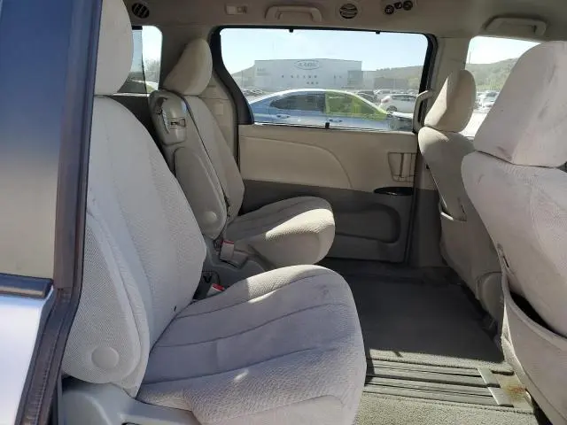 2012 TOYOTA SIENNA LE  