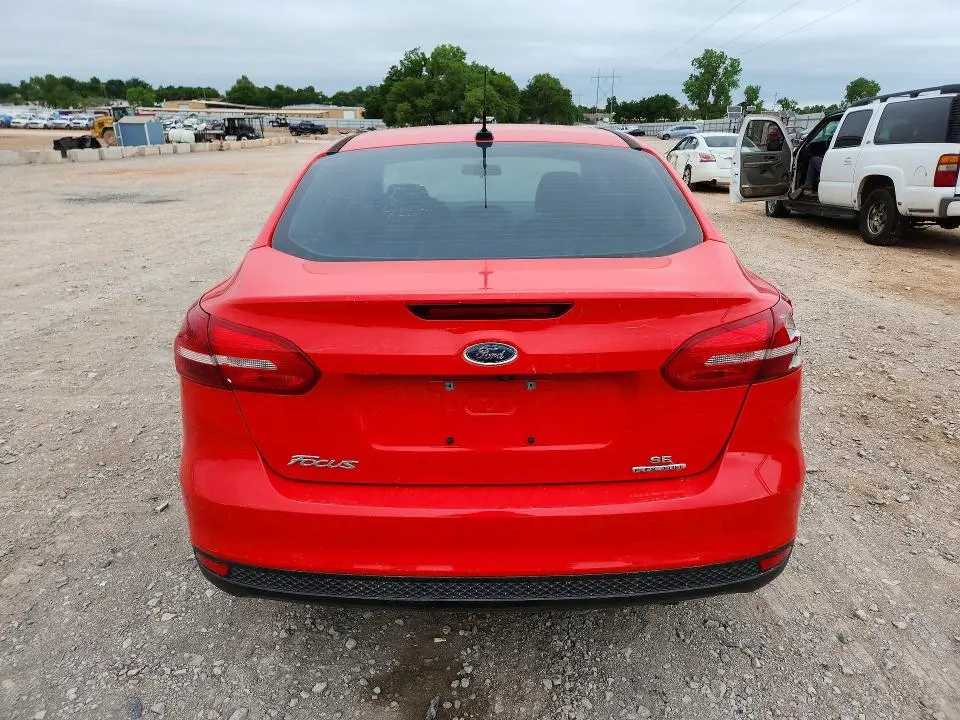2015 FORD FOCUS SE  