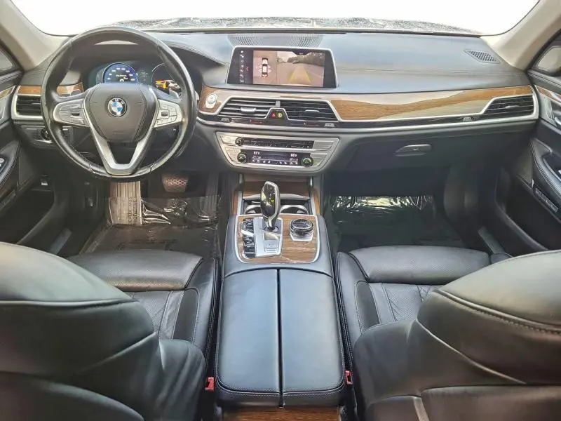 2018 BMW 750 I  