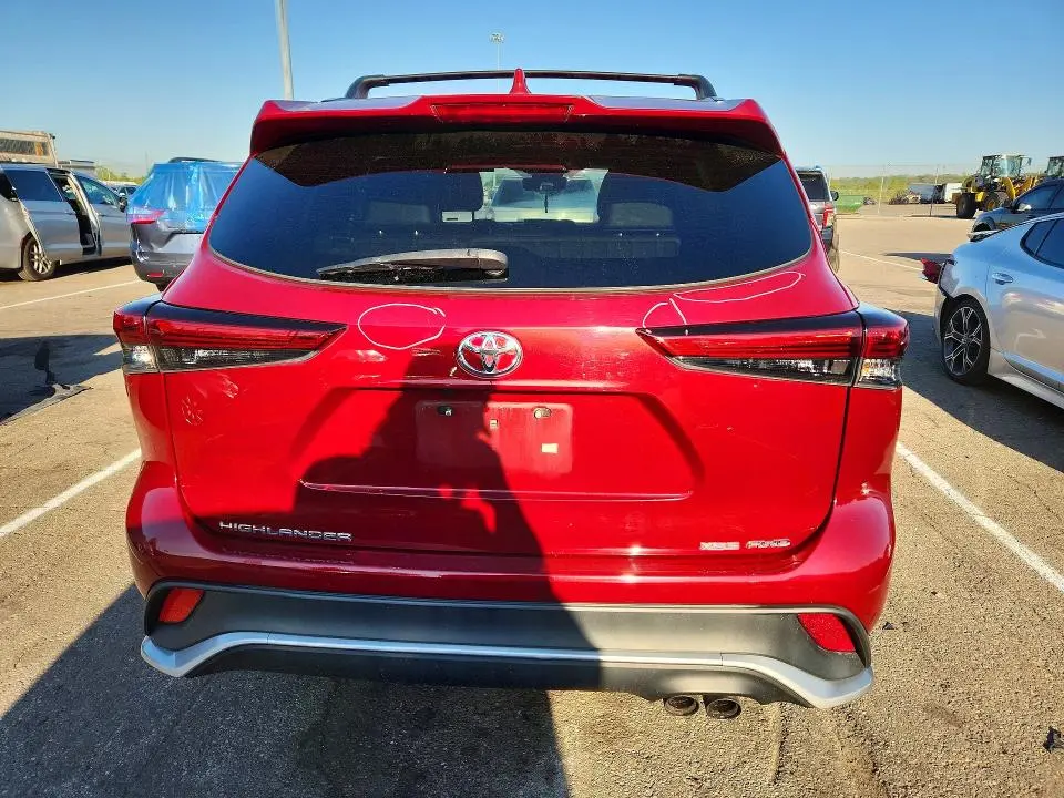 2021 TOYOTA HIGHLANDER XSE  