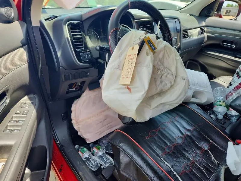 2019 MITSUBISHI OUTLANDER SE  