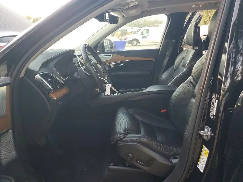 2017 VOLVO XC90 T8  