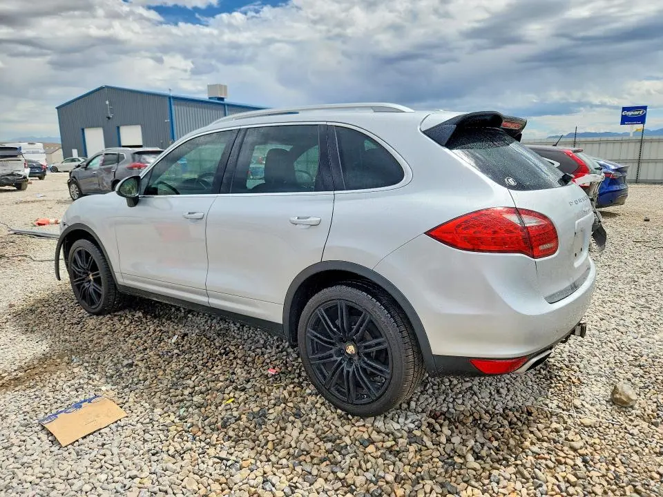 2013 PORSCHE CAYENNE   