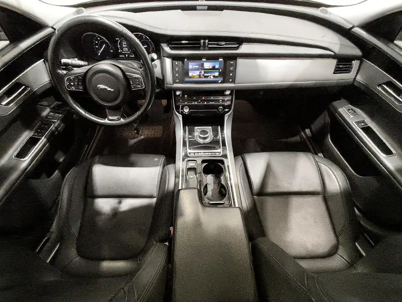 2017 JAGUAR XF PREMIUM  