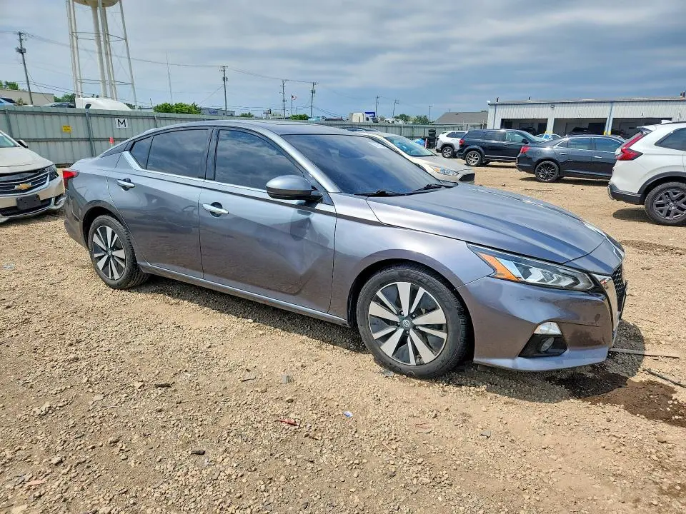 2020 NISSAN ALTIMA SL  