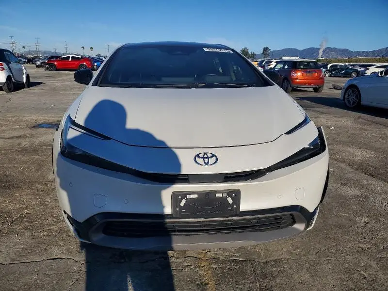 2024 TOYOTA PRIUS LE  