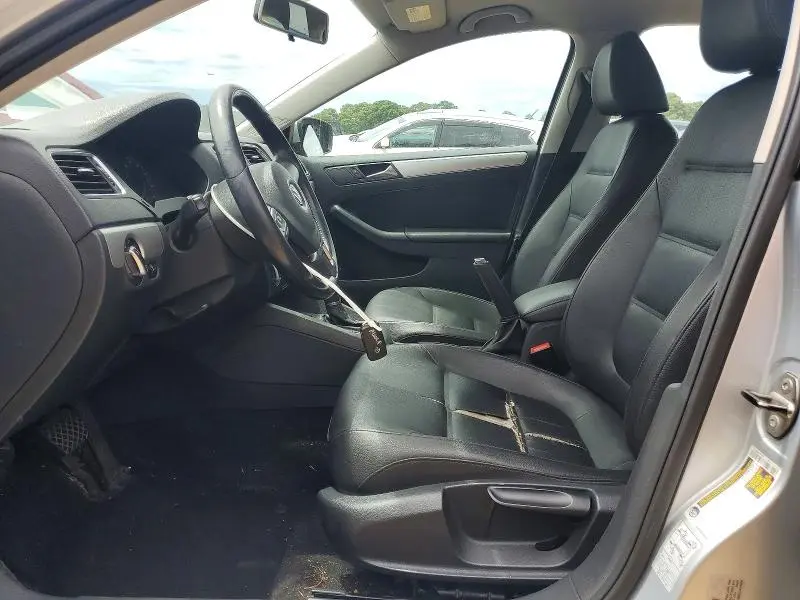 2011 VOLKSWAGEN JETTA SEL  