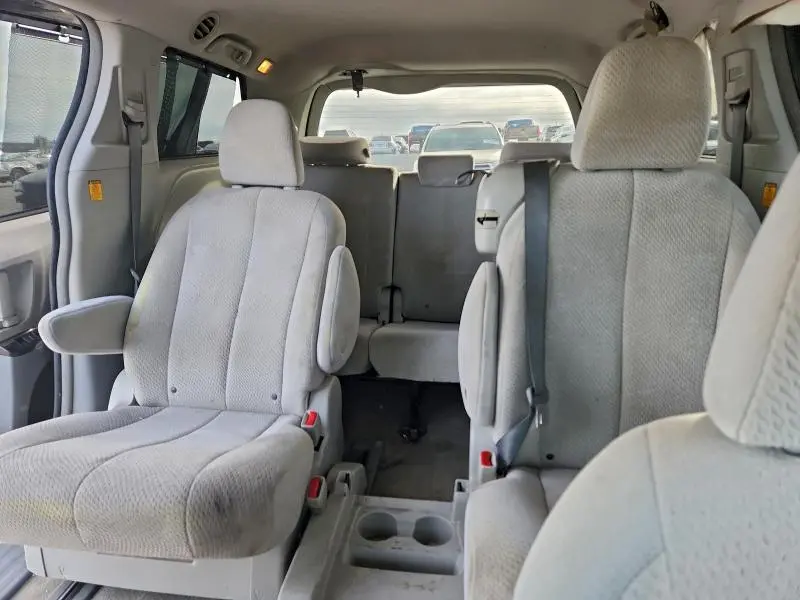 2012 TOYOTA SIENNA LE  