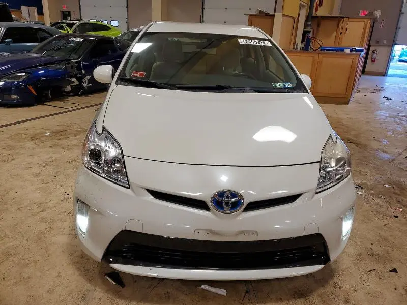2015 TOYOTA PRIUS   