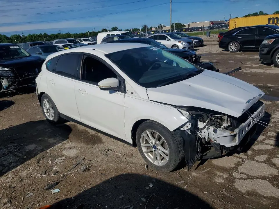2017 FORD FOCUS SE  