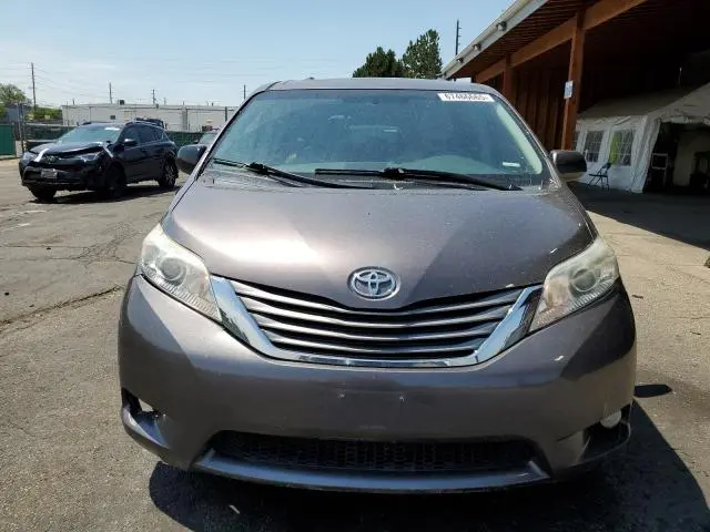2012 TOYOTA SIENNA XLE  
