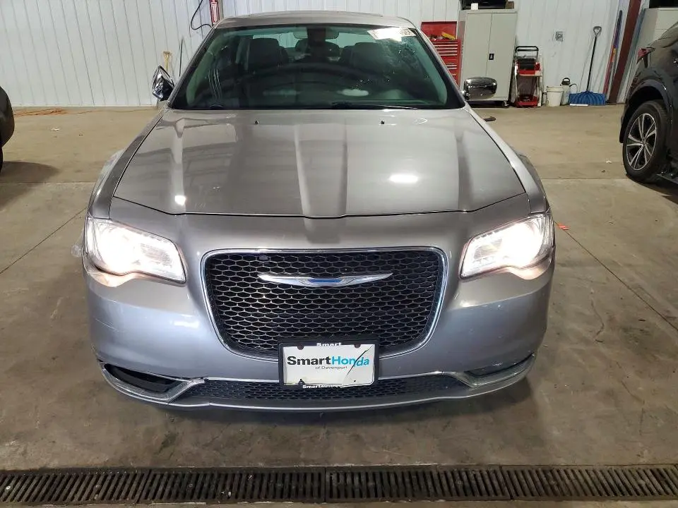 2017 CHRYSLER 300C   