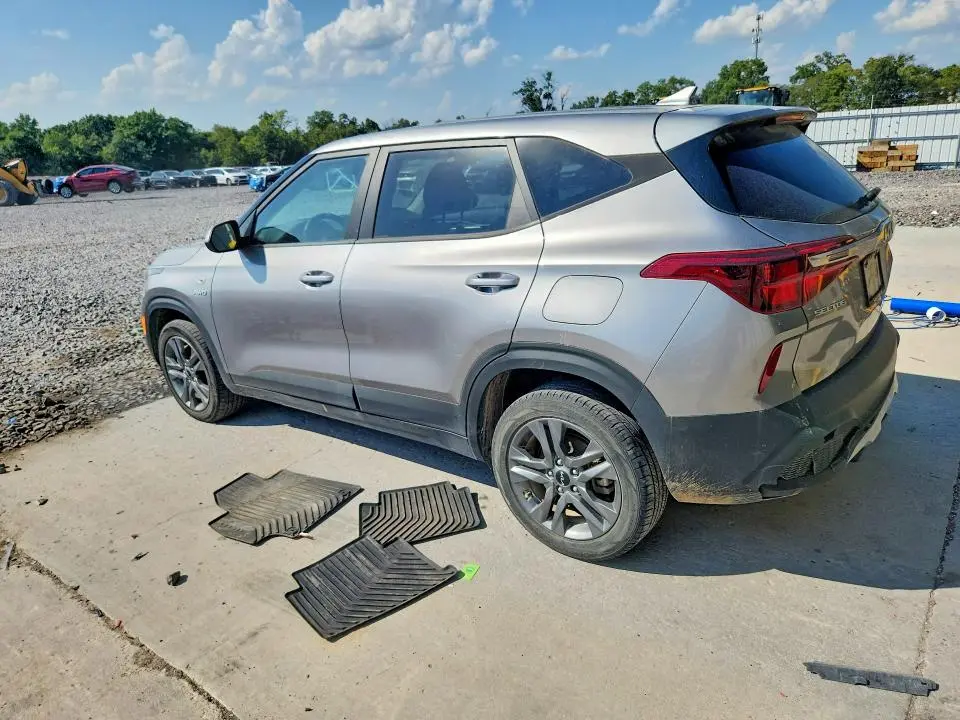 2022 KIA SELTOS LX  