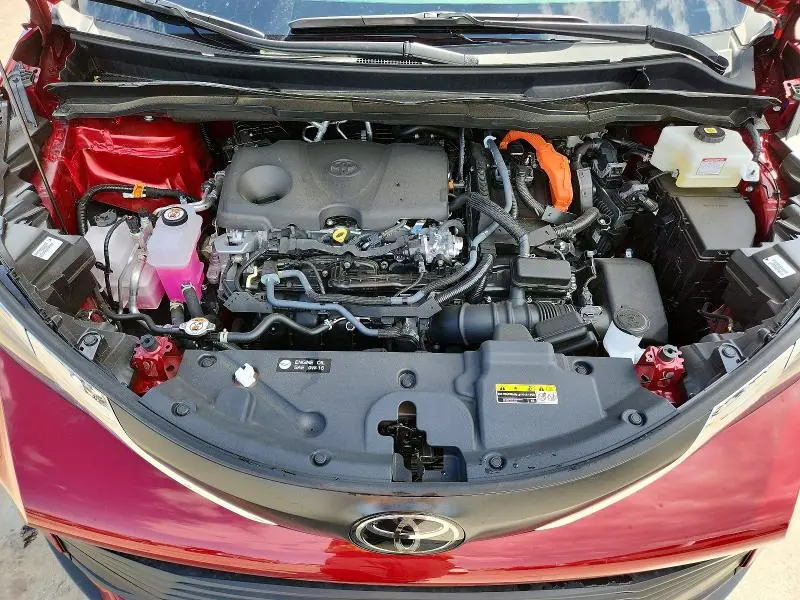 2026 TOYOTA SIENNA LE  