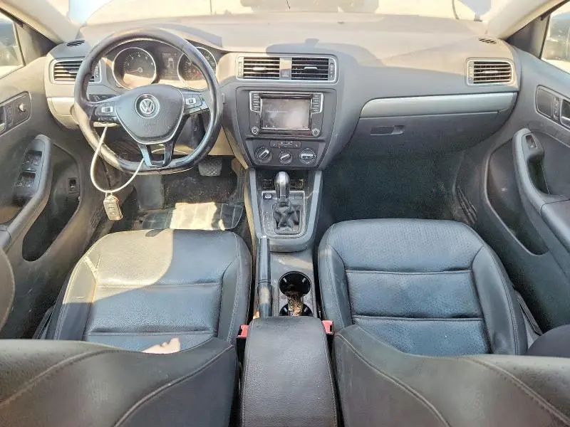 2017 VOLKSWAGEN JETTA SE  