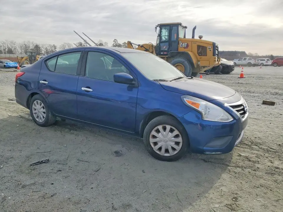 2018 NISSAN VERSA SV  