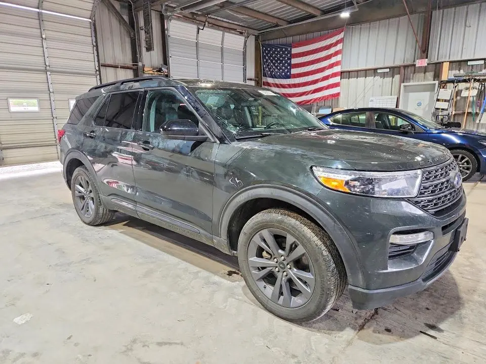 2022 FORD EXPLORER XLT  