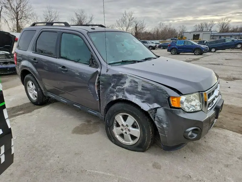 2011 FORD ESCAPE XLT  