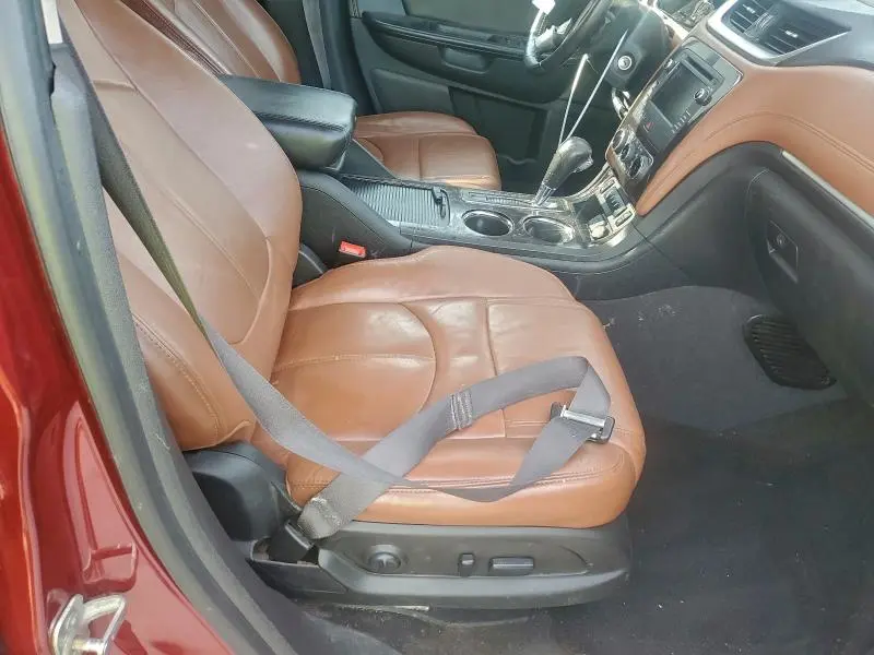 2015 CHEVROLET TRAVERSE LT  