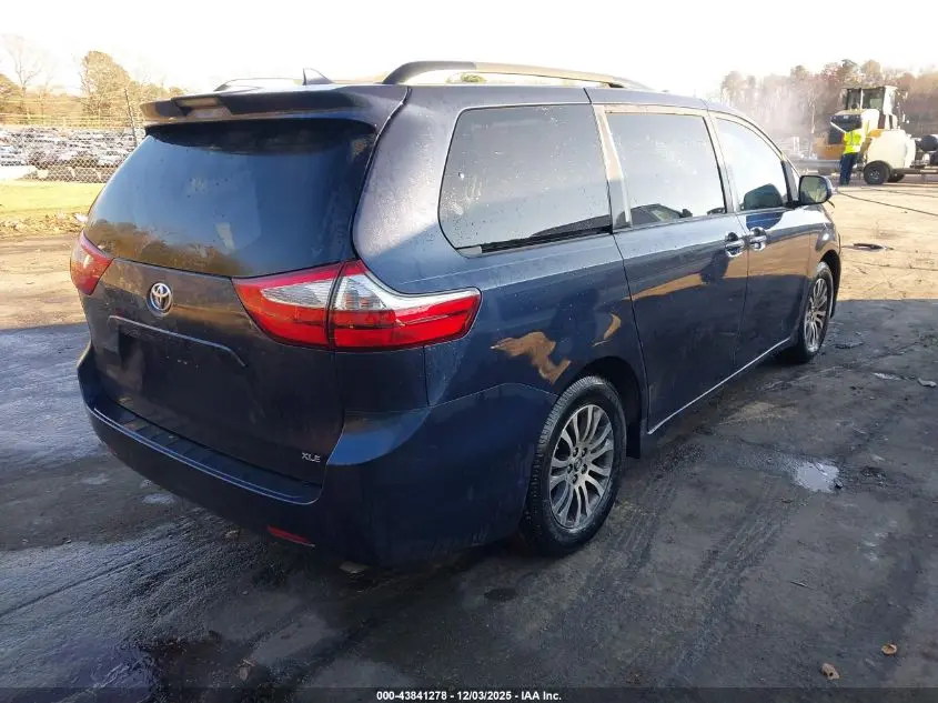 2019 TOYOTA SIENNA XLE 8 PASSENGER