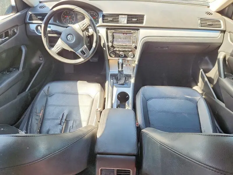 2013 VOLKSWAGEN PASSAT SE  