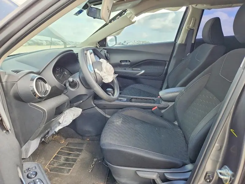 2022 NISSAN KICKS SV  