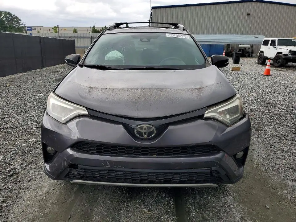 2017 TOYOTA RAV4 SE  
