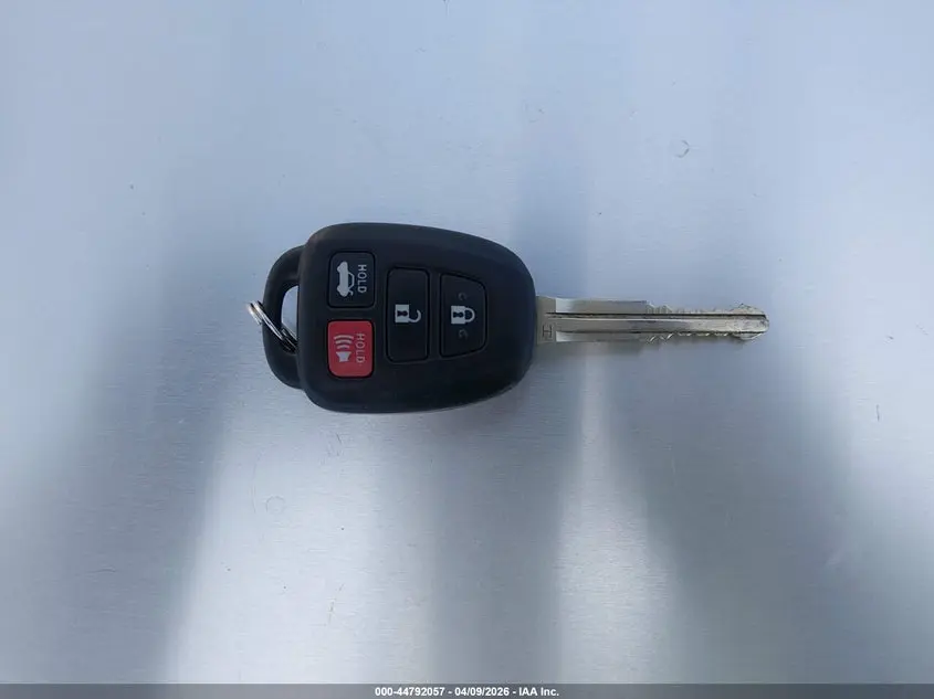 2017 TOYOTA CAMRY LE