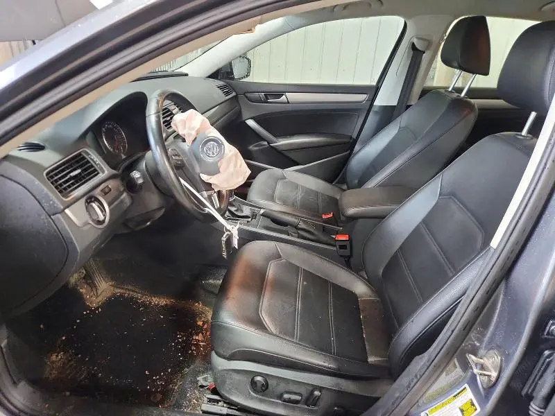 2015 VOLKSWAGEN PASSAT S  