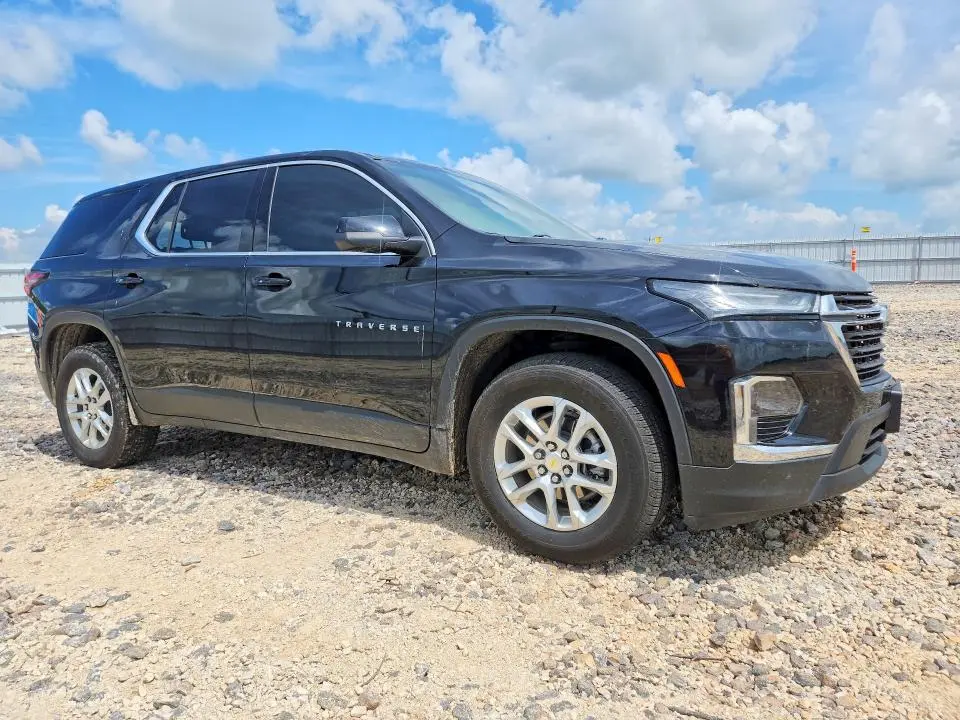 2022 CHEVROLET TRAVERSE LS  
