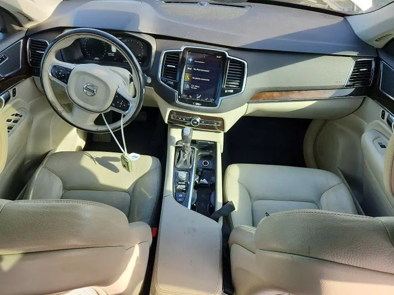 2016 VOLVO XC90 T6  