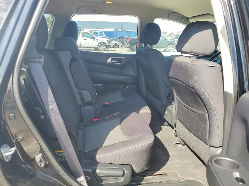 2018 NISSAN PATHFINDER SV  