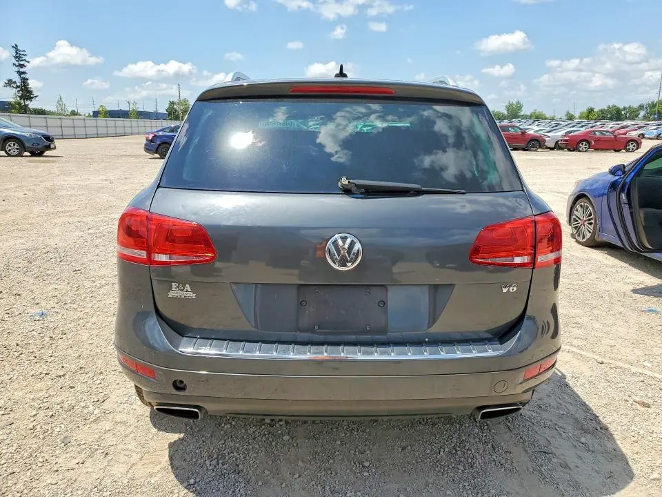 2014 VOLKSWAGEN TOUAREG V6  