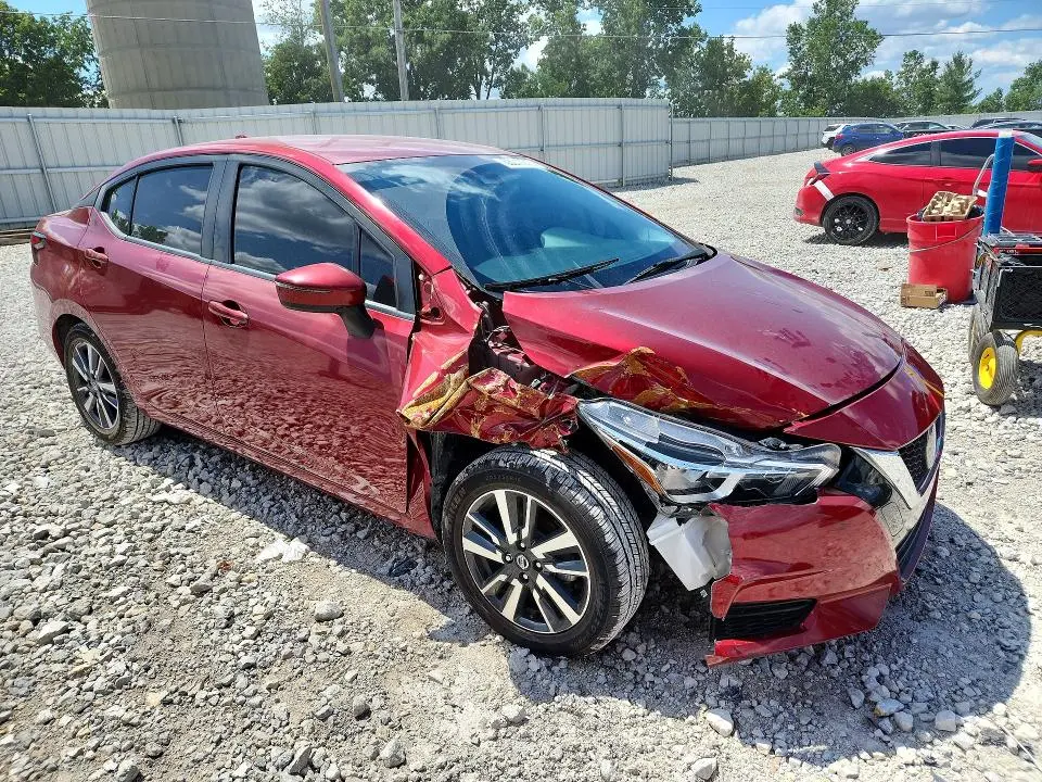2021 NISSAN VERSA SV  
