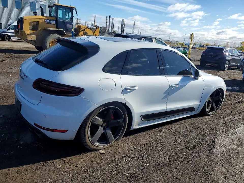 2018 PORSCHE MACAN GTS  