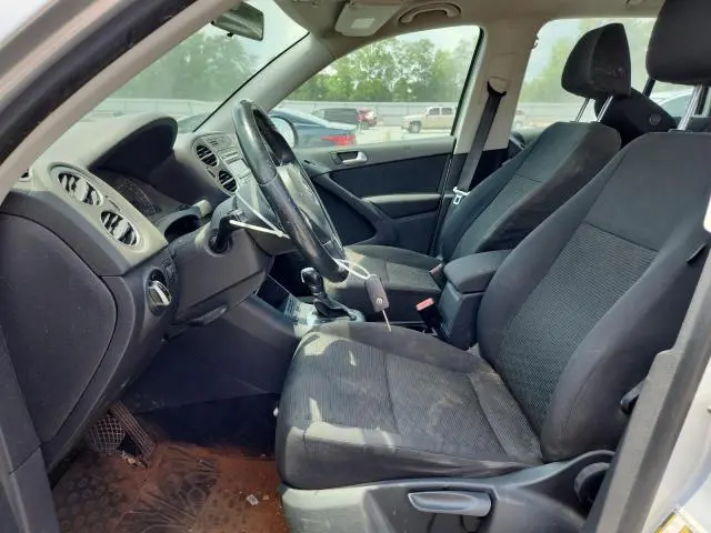 2013 VOLKSWAGEN TIGUAN S  