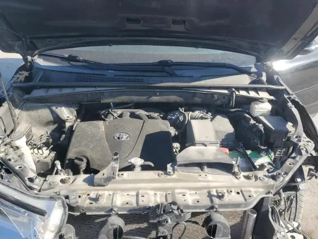 2019 TOYOTA HIGHLANDER SE  