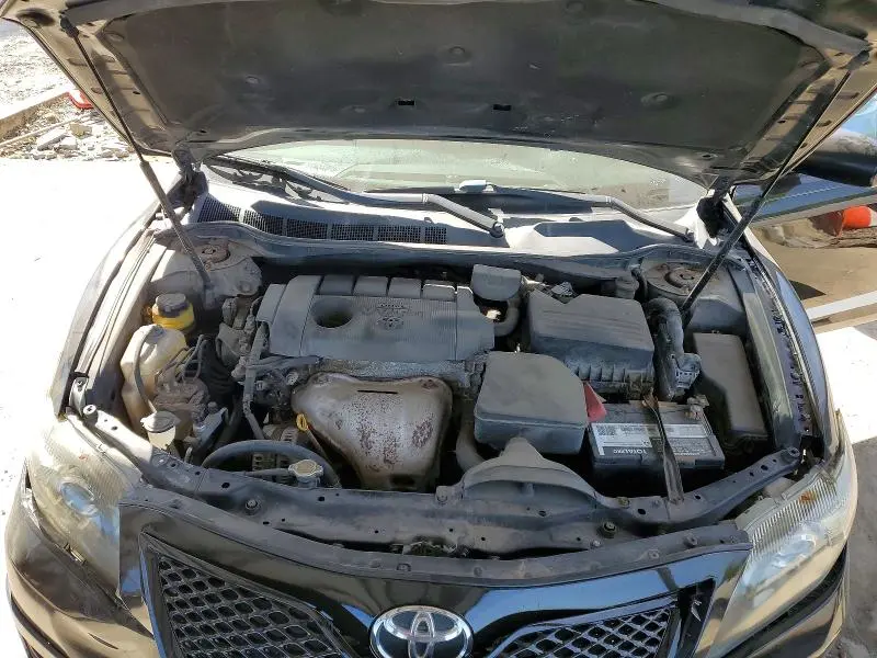 2011 TOYOTA CAMRY SE  