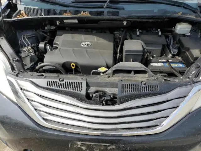 2011 TOYOTA SIENNA XLE  