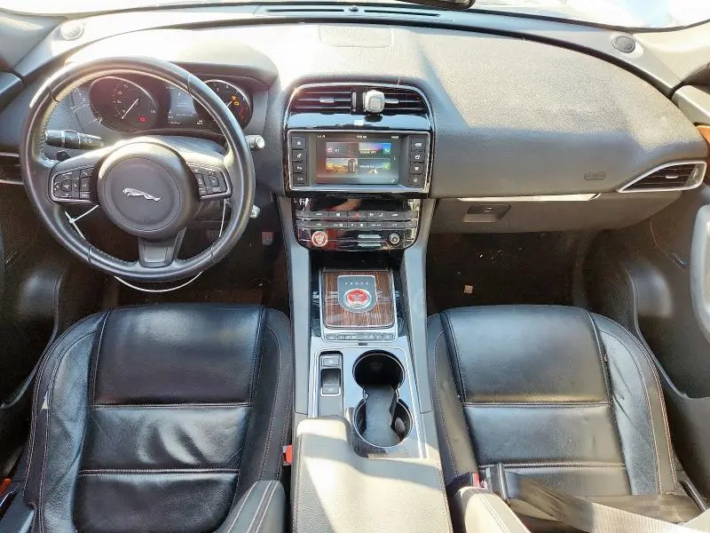 2017 JAGUAR F-PACE PRESTIGE  