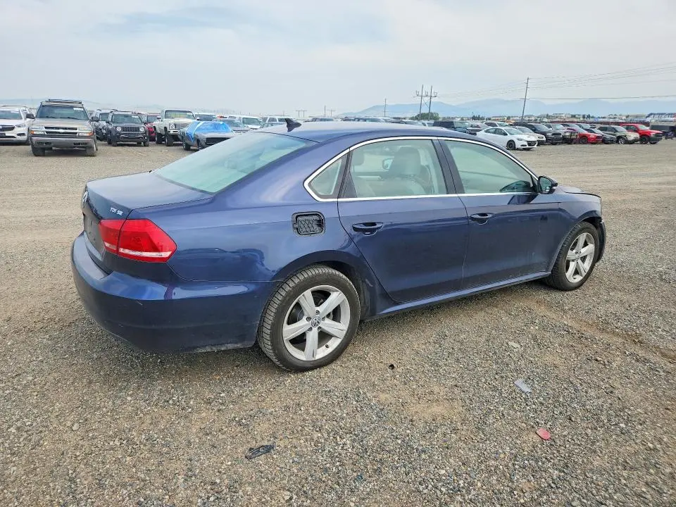2013 VOLKSWAGEN PASSAT SE  