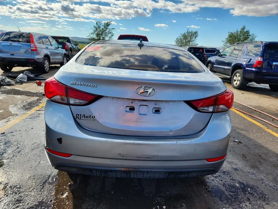 2016 HYUNDAI ELANTRA SE  