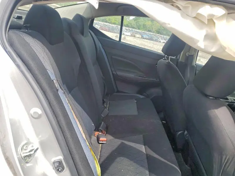 2023 NISSAN VERSA SV  